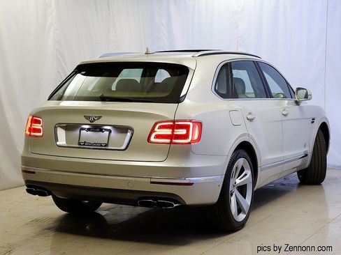 Used 2019 Bentley Bentayga AWD/4WD image 15