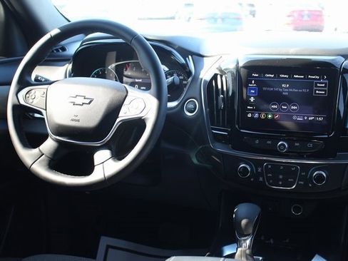 Used 2024 Chevrolet Traverse LT image 21