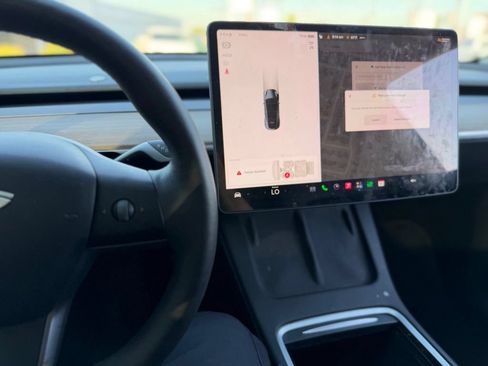 Used 2024 Tesla Model Y Long Range AWD/4WD image 7