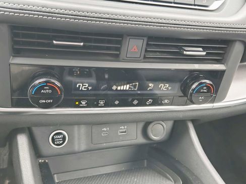 Used 2023 Nissan Rogue SV AWD/4WD image 25