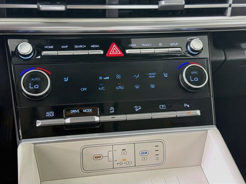 Used 2026 Hyundai Santa Fe SEL FWD image 22