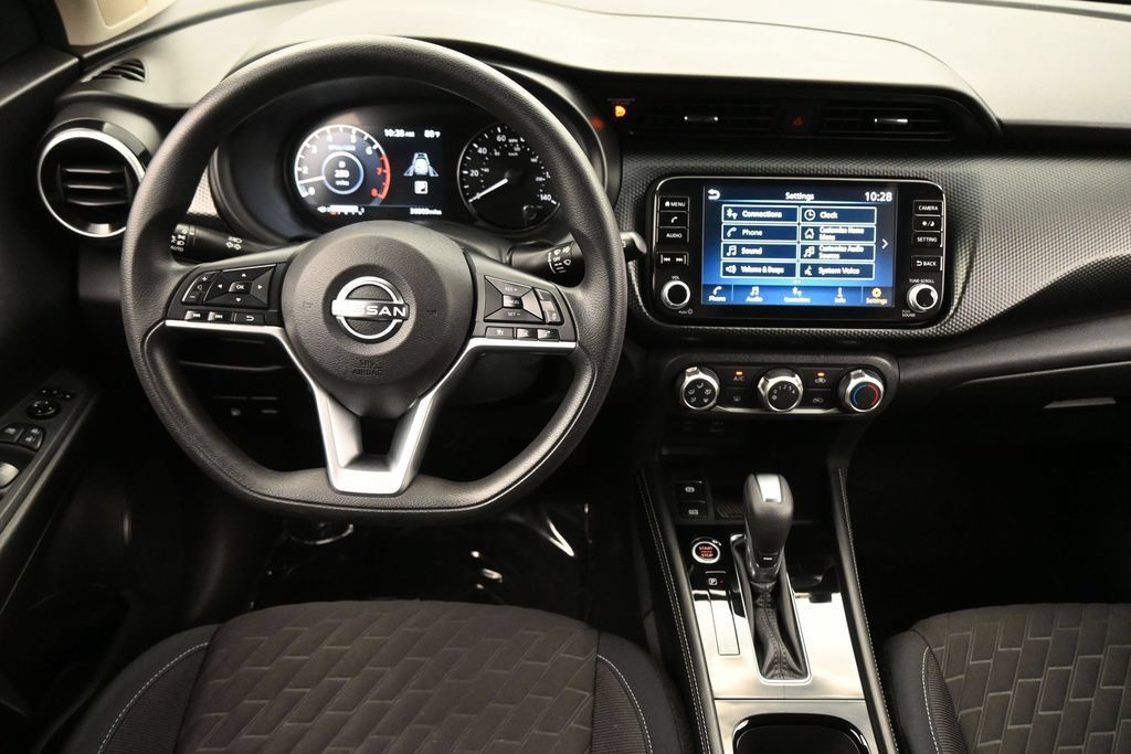 Used 2023 Nissan Kicks SV FWD image 5