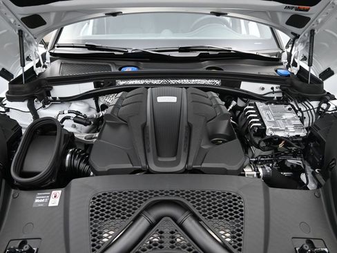 New 2026 Porsche Macan S image 40