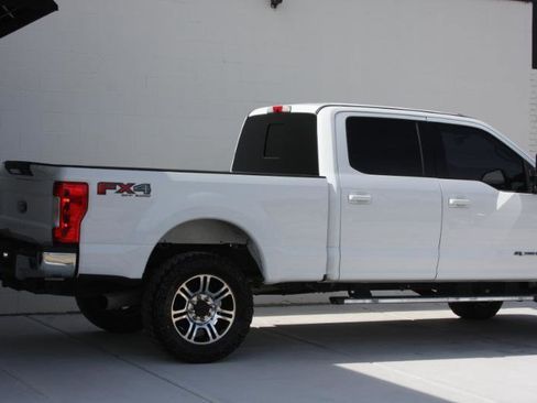 Used 2017 Ford F250 Lariat w/ Lariat Value Package image 9