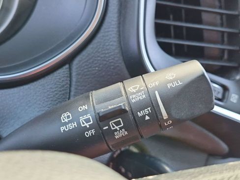 Used 2019 Jeep Cherokee Latitude w/ Popular Appearance Group FWD image 30