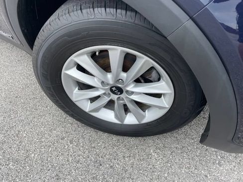 Used 2020 Kia Sorento LX AWD/4WD image 17