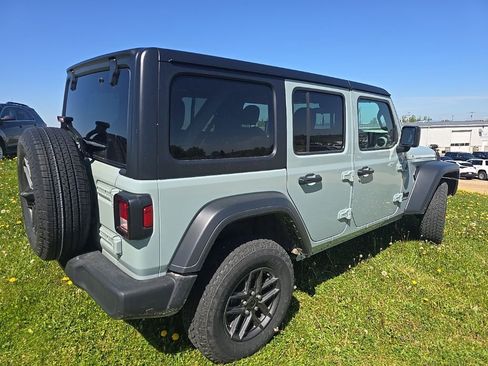 Used 2024 Jeep Wrangler Unlimited Sport w/ Convenience Group AWD/4WD image 3