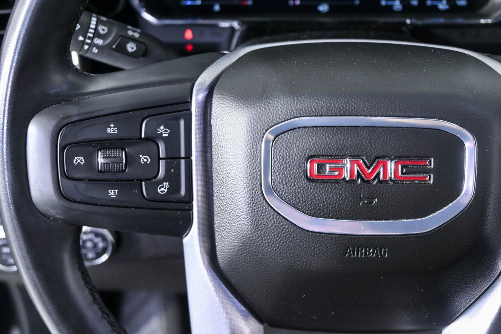 Used 2025 GMC Sierra 1500 SLT RWD image 9