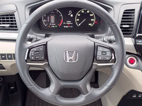 Used 2025 Honda Odyssey EX-L image 15