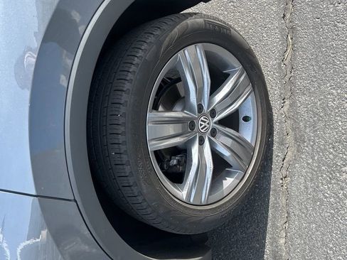 Used 2020 Volkswagen Tiguan SEL image 16