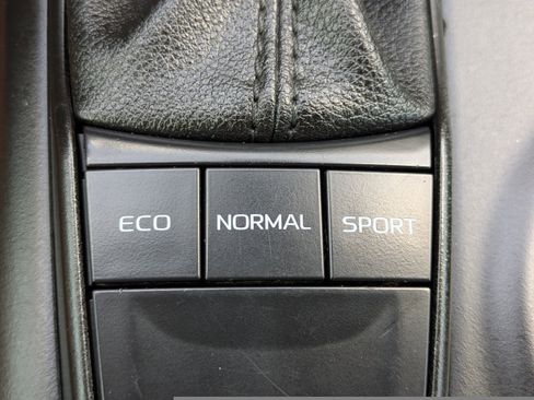 Used 2023 Toyota Camry LE image 22