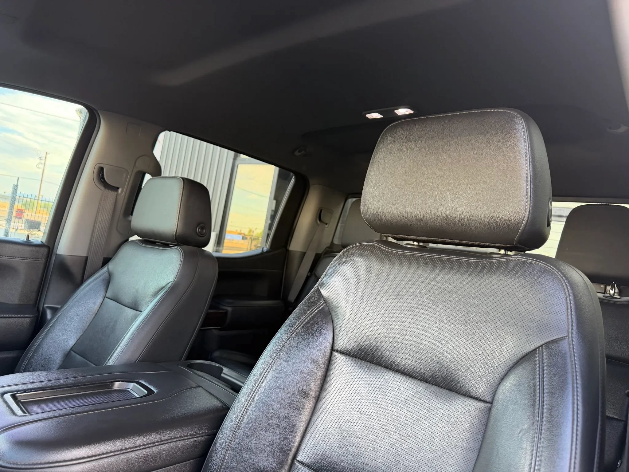 Used 2020 GMC Sierra 1500 SLT RWD image 17