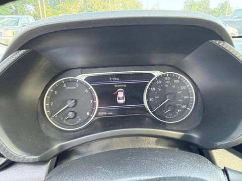 Used 2025 Nissan Sentra SV FWD image 7