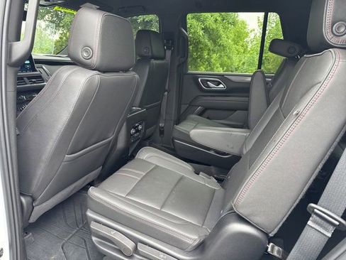 Used 2022 Chevrolet Tahoe RST w/ Luxury Package AWD/4WD image 33