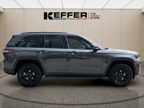 New 2026 Jeep Grand Cherokee Altitude image 6