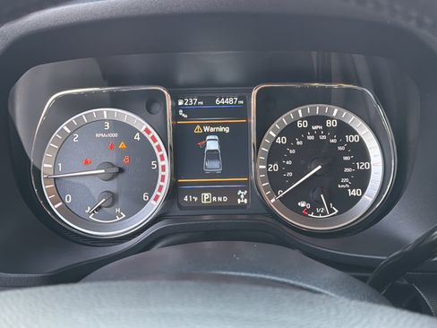 Used 2019 Nissan Titan SV w/ SV Convenience Package image 28