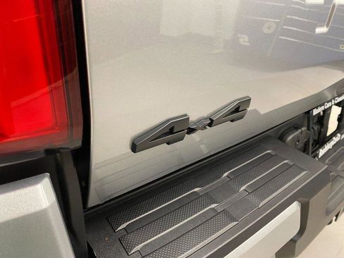 Used 2025 Toyota Tacoma TRD Off-Road image 24