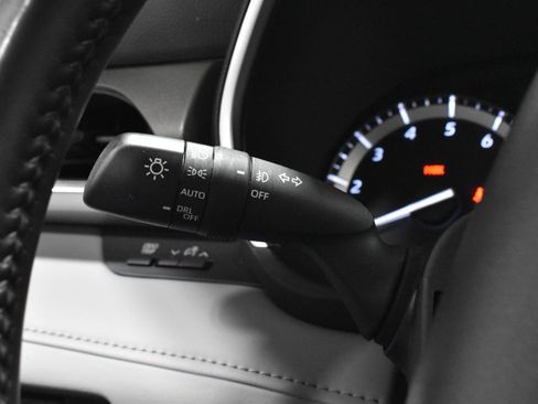 Used 2022 Toyota Highlander XLE image 14