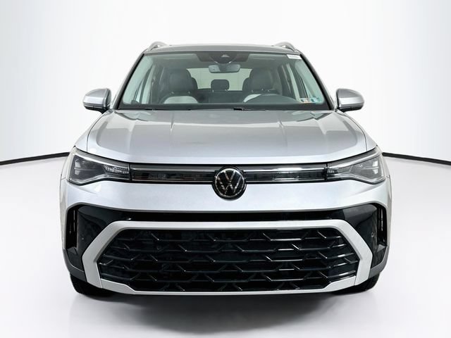 Certified 2025 Volkswagen Taos SEL AWD/4WD image 2