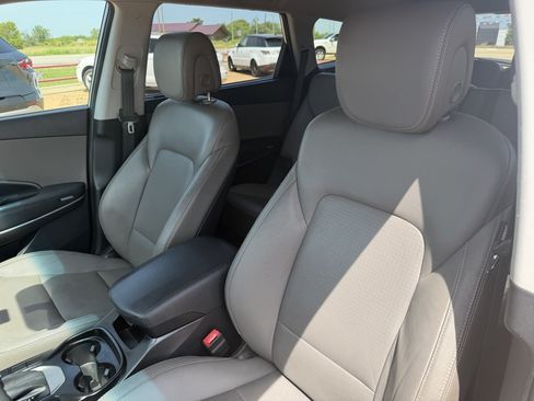 Used 2014 Hyundai Santa Fe GLS FWD image 12