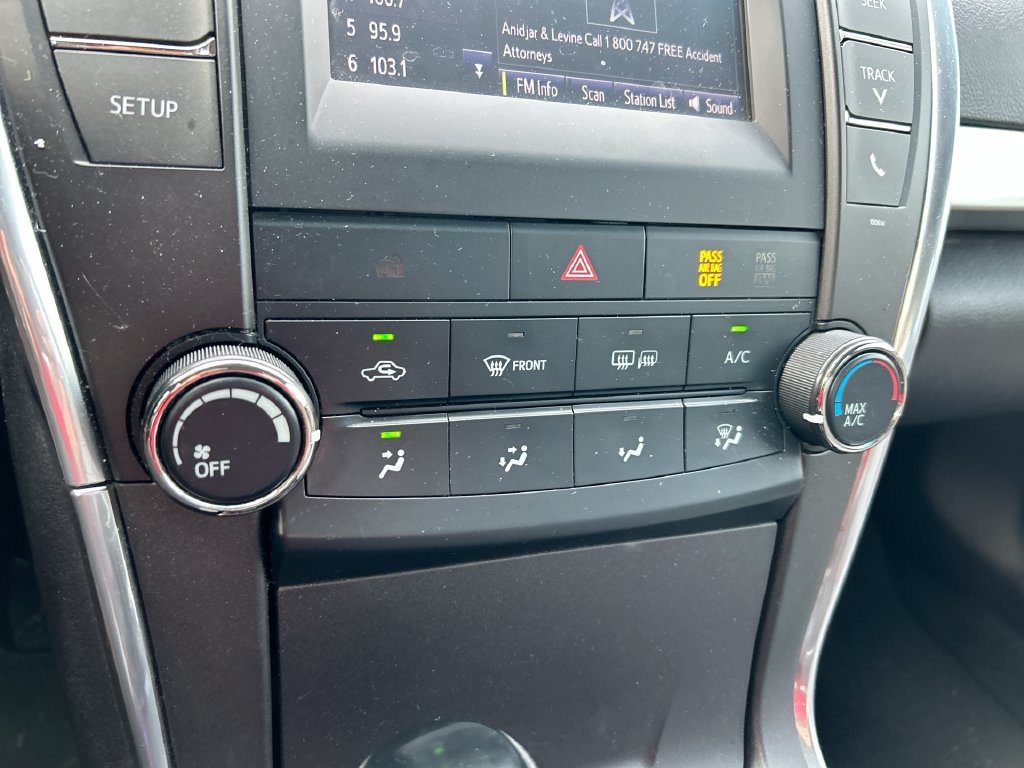 Used 2016 Toyota Camry SE FWD image 23