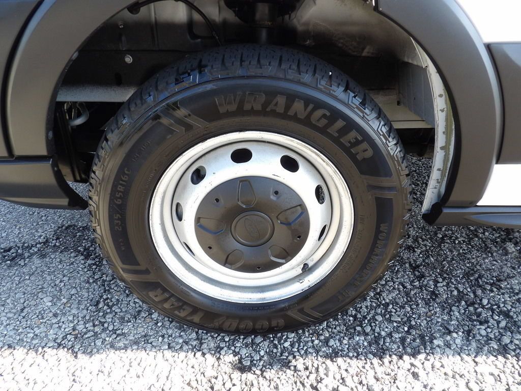 Used 2019 Ford Transit 250 138 RWD image 35