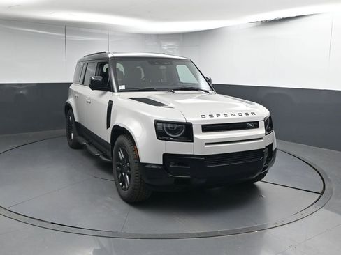 Used 2026 Land Rover Defender 110 X-Dynamic SE AWD/4WD image 25