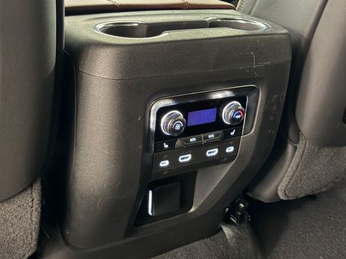 Used 2023 GMC Yukon Denali Ultimate AWD/4WD image 45