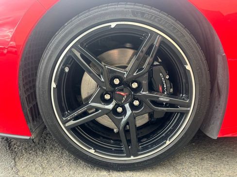 Used 2022 Chevrolet Corvette Stingray Convertible w/ Z51 Performance Package RWD image 26