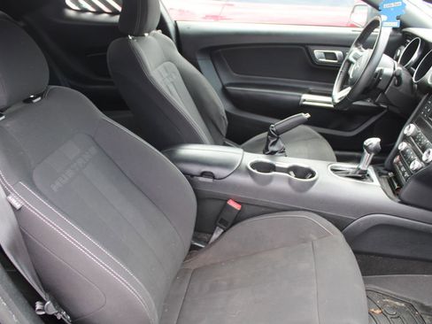 Used 2020 Ford Mustang Coupe w/ Black Accent Package RWD image 4