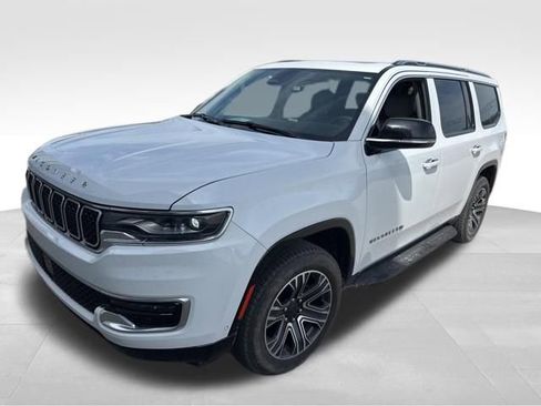 Used 2024 Jeep Wagoneer 4WD w/ Premium Group I image 2