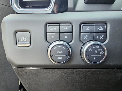 New 2025 GMC Sierra 2500 Denali w/ Technology Package image 6