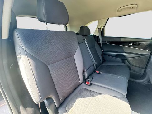 Used 2017 Kia Sorento AWD image 25