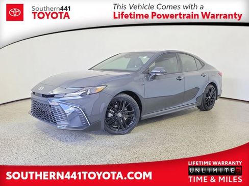 Used 2025 Toyota Camry Hybrid FWD image 1
