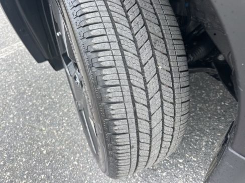 Used 2025 Nissan Kicks SR w/ SR Premium Package image 30