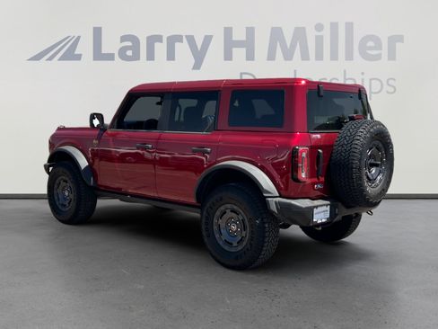 New 2025 Ford Bronco Badlands w/ Sasquatch Package AWD/4WD image 3