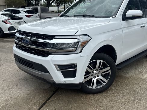 Used 2024 Ford Expedition Limited RWD image 2