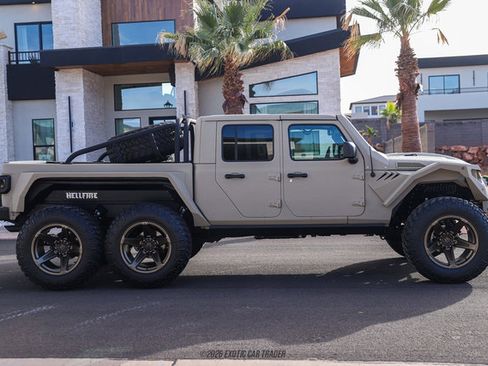 Used 2023 Jeep Gladiator Sport image 9