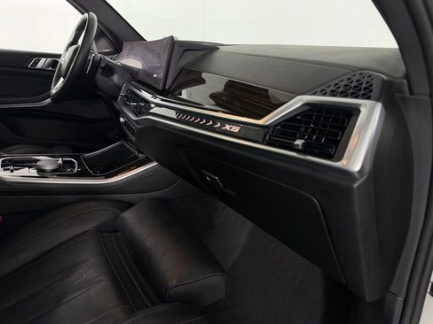 Used 2025 BMW X5 xDrive50e AWD/4WD image 32