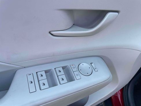 Used 2025 Hyundai Kona SEL FWD image 10