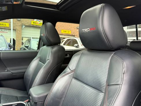 Used 2020 Toyota Tacoma TRD Pro AWD/4WD image 9