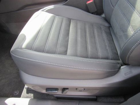 New 2025 Mitsubishi Outlander SE FWD image 14