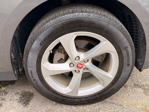Used 2019 Jaguar F-PACE Premium AWD/4WD image 15