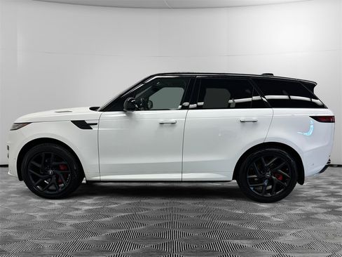 Used 2023 Land Rover Range Rover Sport SE Dynamic image 2