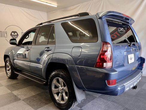 Used 2004 Toyota 4Runner SR5 AWD/4WD image 2