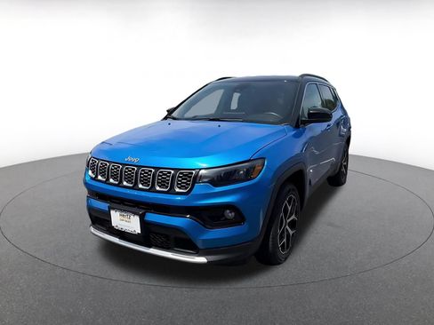 Used 2025 Jeep Compass Limited AWD/4WD image 5