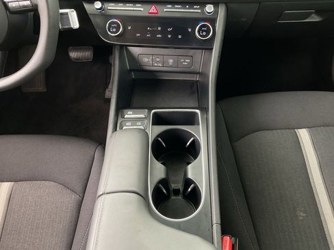 Used 2025 Hyundai Sonata SEL FWD image 13
