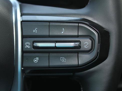 Used 2025 Chevrolet Colorado LT w/ LT Convenience Package RWD image 24