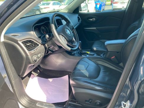 Used 2019 Jeep Cherokee Limited AWD/4WD image 13