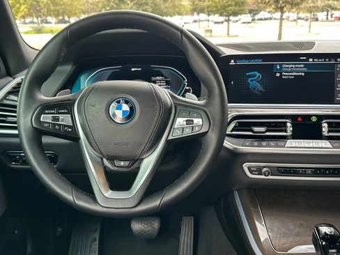 Certified 2023 BMW X5 xDrive45e w/ Climate Comfort Package image 18